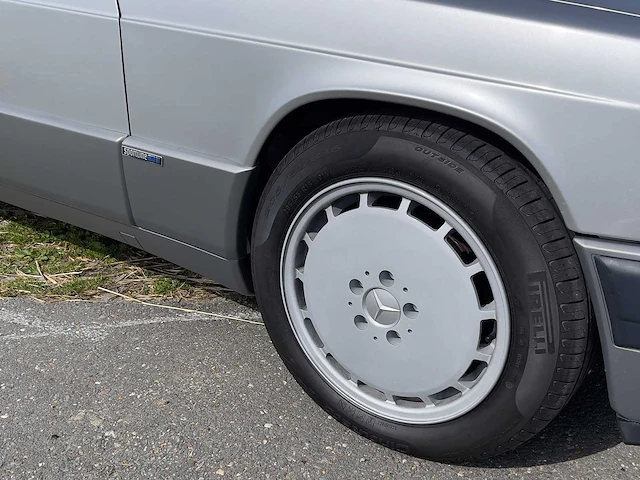 Mercedes-benz 190-serie 190e oldtimer - afbeelding 36 van  51