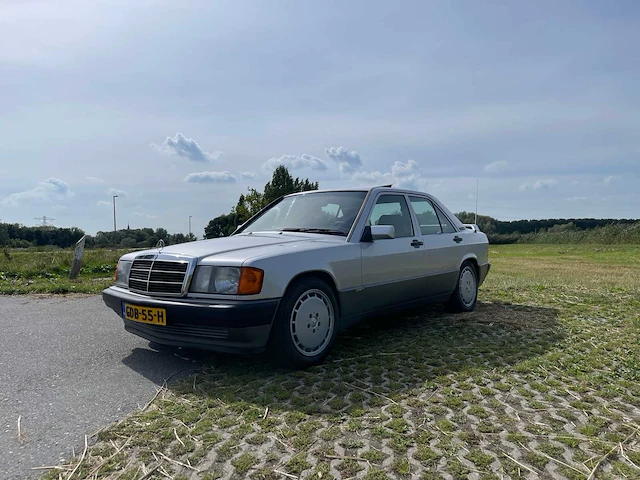 Mercedes-benz 190-serie 190e oldtimer - afbeelding 40 van  51