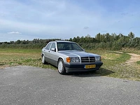 Mercedes-benz 190-serie 190e oldtimer - afbeelding 44 van  51