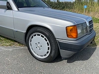 Mercedes-benz 190-serie 190e oldtimer - afbeelding 34 van  51