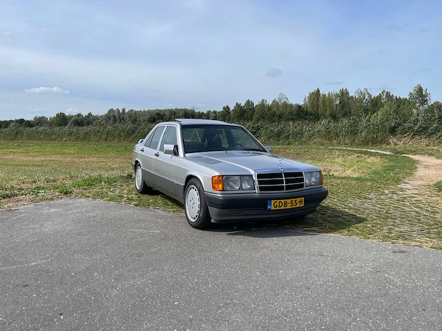 Mercedes-benz 190-serie 190e oldtimer - afbeelding 46 van  51