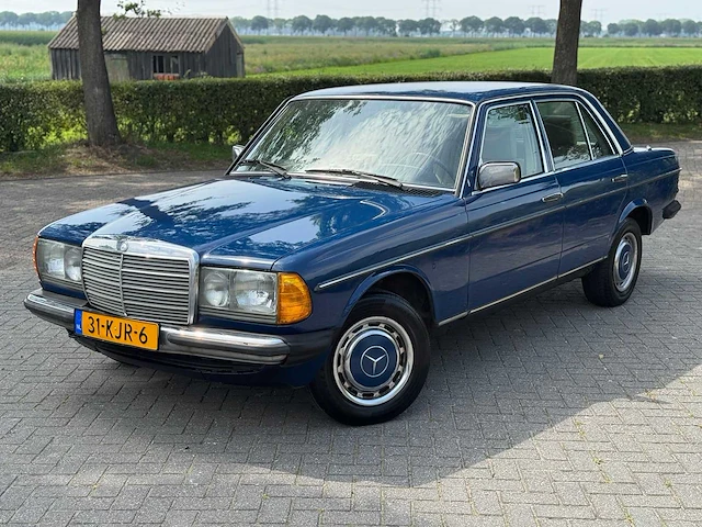 Mercedes benz 200-280 w123 200 e 2.0 31-kjr-6 - afbeelding 1 van  12