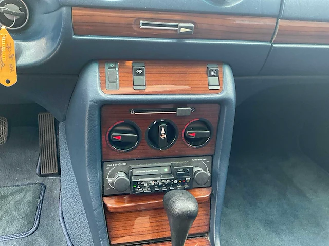 Mercedes-benz 200-280 (w123) 230 ce oldtimer - afbeelding 11 van  33