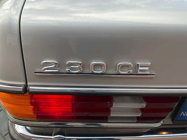 Mercedes-benz 200-280 (w123) 230 ce oldtimer - afbeelding 31 van  33