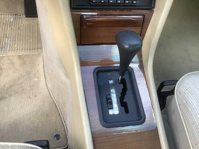 Mercedes-benz 200-280 (w123) 230 e oldtimer - afbeelding 2 van  14