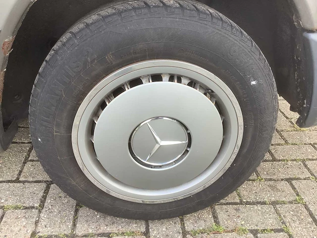 Mercedes-benz 200-280 (w123) 230 e oldtimer - afbeelding 4 van  14
