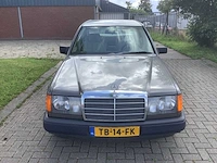Mercedes-benz 200-280 (w123) 230 e oldtimer - afbeelding 11 van  14