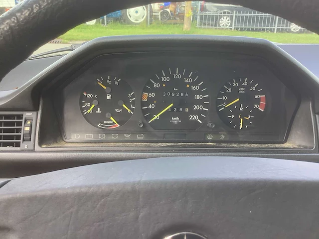 Mercedes-benz 200-280 (w123) 230 e oldtimer - afbeelding 13 van  14
