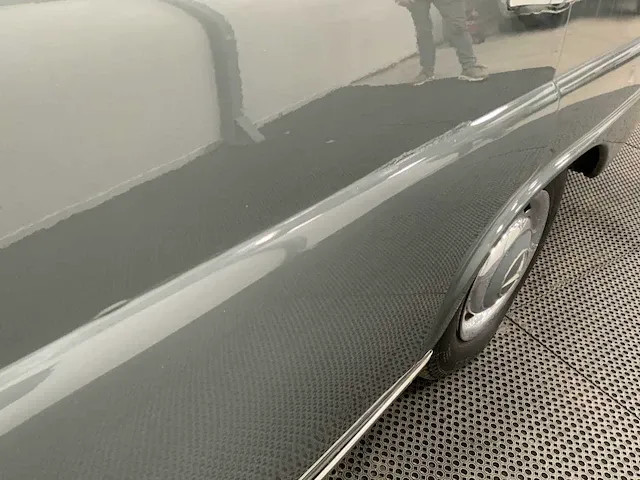 Mercedes-benz 200 heckflosse oldtimer - 1967 - afbeelding 2 van  33