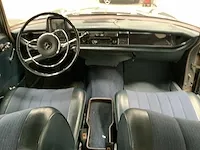 Mercedes-benz 200 heckflosse oldtimer - 1967 - afbeelding 5 van  33