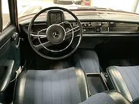 Mercedes-benz 200 heckflosse oldtimer - 1967 - afbeelding 6 van  33