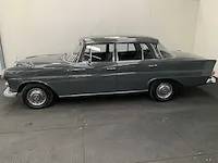 Mercedes-benz 200 heckflosse oldtimer - 1967 - afbeelding 23 van  33