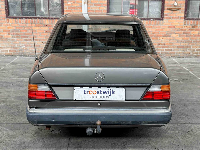 Mercedes-benz 200e w124 2.0 122pk 1992 - afbeelding 4 van  35