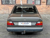 Mercedes-benz 200e w124 2.0 122pk 1992 - afbeelding 4 van  35