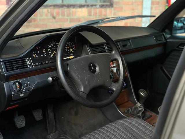 Mercedes-benz 200e w124 2.0 122pk 1992 - afbeelding 8 van  35