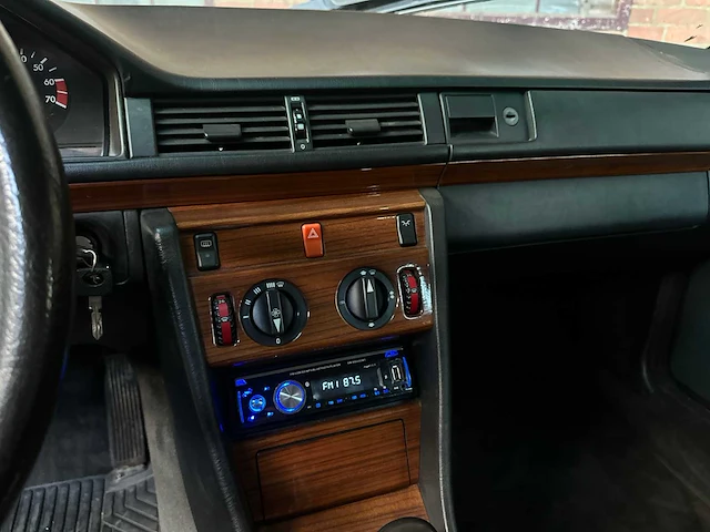 Mercedes-benz 200e w124 2.0 122pk 1992 - afbeelding 16 van  35