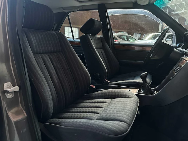 Mercedes-benz 200e w124 2.0 122pk 1992 - afbeelding 24 van  35