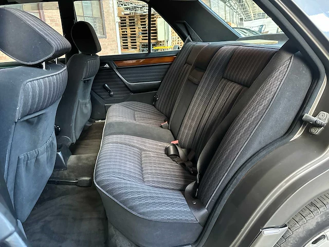 Mercedes-benz 200e w124 2.0 122pk 1992 - afbeelding 26 van  35