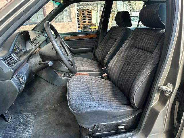 Mercedes-benz 200e w124 2.0 122pk 1992 - afbeelding 27 van  35