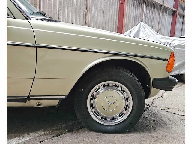 Mercedes-benz 230 e automatic, 59-xv-fz - afbeelding 7 van  40