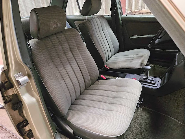 Mercedes-benz 230 e automatic, 59-xv-fz - afbeelding 10 van  40