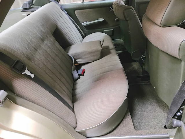 Mercedes-benz 230 e automatic, 59-xv-fz - afbeelding 16 van  40