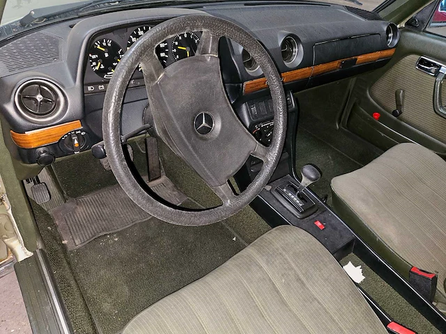 Mercedes-benz 230 e automatic, 59-xv-fz - afbeelding 22 van  40