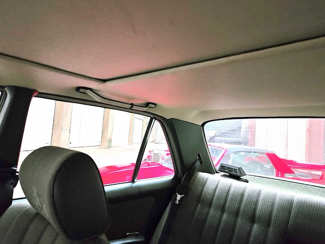 Mercedes-benz 230 e automatic, 59-xv-fz - afbeelding 28 van  40