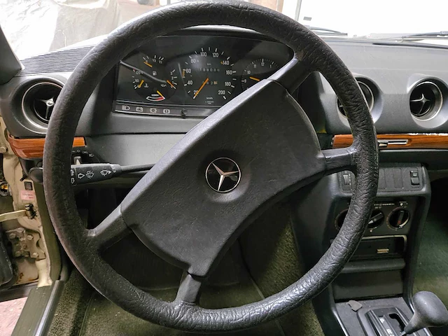 Mercedes-benz 230 e automatic, 59-xv-fz - afbeelding 29 van  40