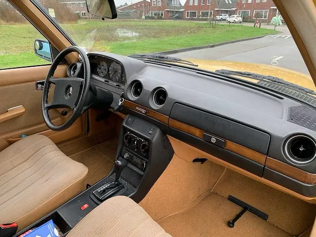 Mercedes-benz 230 e (w123) automaat uniek! 31-jxn-5 - afbeelding 3 van  30