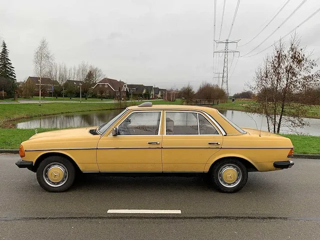 Mercedes-benz 230 e (w123) automaat uniek! 31-jxn-5 - afbeelding 29 van  30