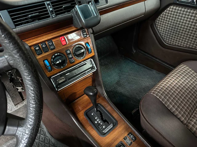 Mercedes-benz 230 te 200-500 (w124) combi 132pk 1990, 75-jj-bv - afbeelding 17 van  37