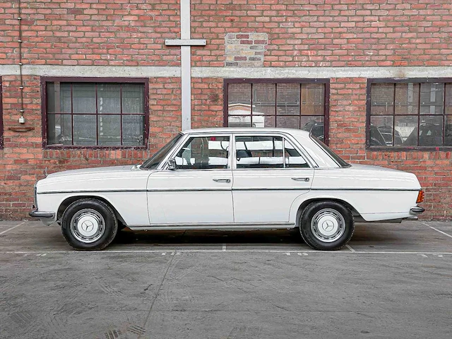Mercedes-benz 230.6 w114 / 8 136pk 1975, 72-yb-84 - afbeelding 9 van  36