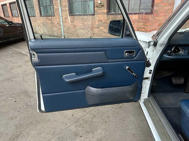 Mercedes-benz 230.6 w114 / 8 136pk 1975, 72-yb-84 - afbeelding 18 van  36