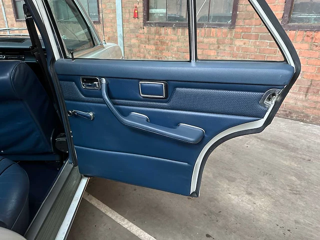 Mercedes-benz 230.6 w114 / 8 136pk 1975, 72-yb-84 - afbeelding 21 van  36