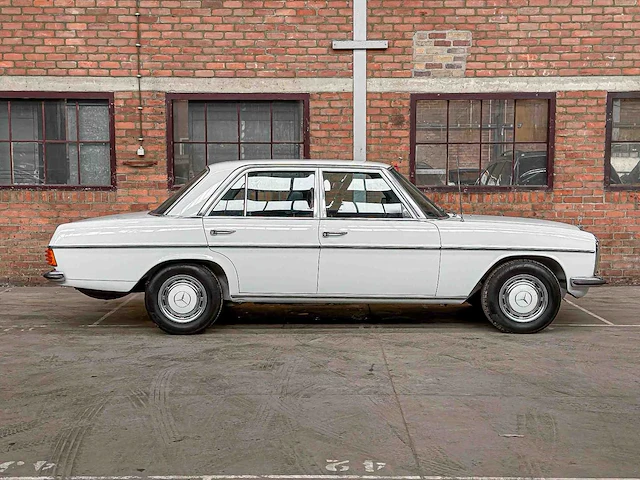 Mercedes-benz 230.6 w114 / 8 136pk 1975, 72-yb-84 - afbeelding 35 van  36