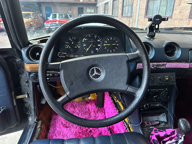 Mercedes-benz 240 lang -carbage run- 128pk 1983, kh-94-rv - afbeelding 10 van  32