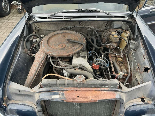 Mercedes-benz 250s oldtimer - afbeelding 10 van  24