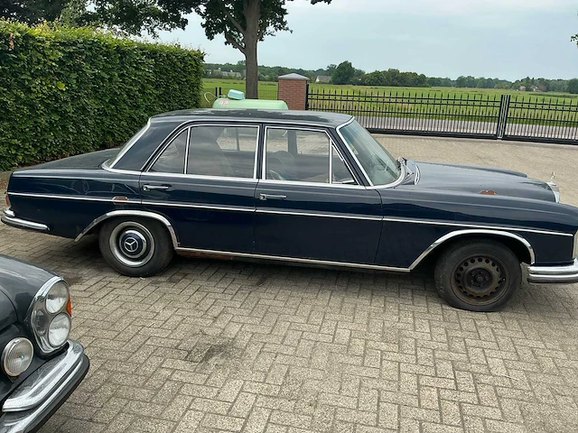 Mercedes-benz 250s oldtimer - afbeelding 19 van  24