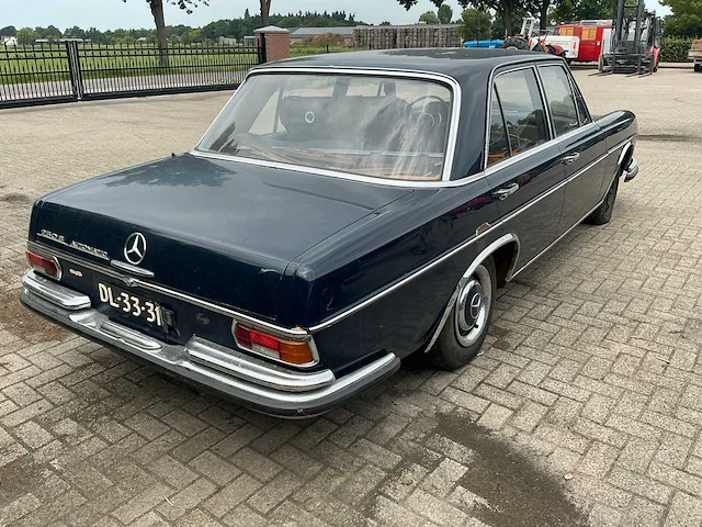 Mercedes-benz 250s oldtimer - afbeelding 20 van  24