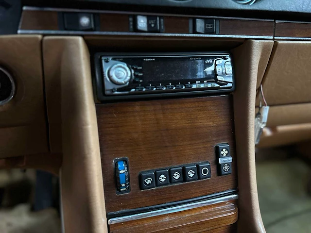 Mercedes-benz 380 sl 3.8 v8 204pk 1982 sl-klasse youngtimer - afbeelding 22 van  39