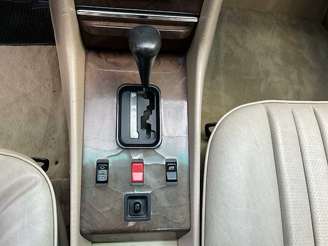 Mercedes-benz 560 sl - personenauto - afbeelding 2 van  15