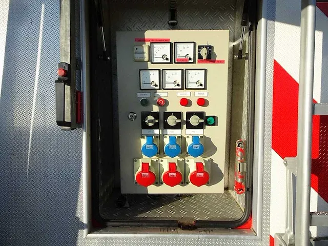 Mercedes-benz 814d bedrijfswagen - afbeelding 10 van  27
