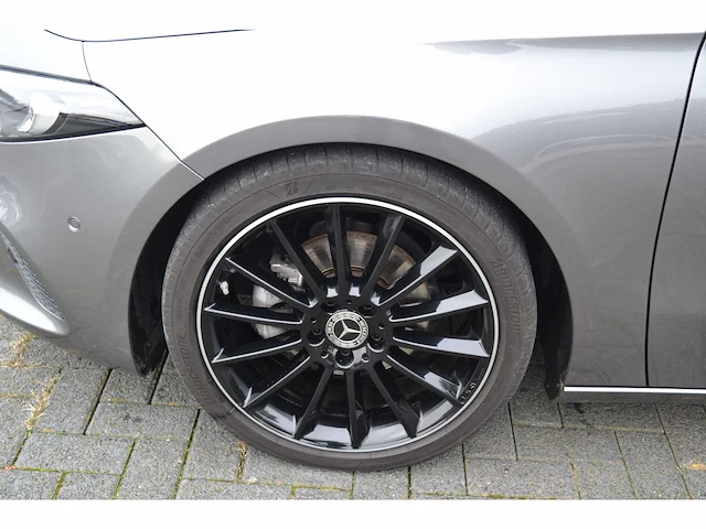Mercedes-benz a 180 avantgarde - personenauto - afbeelding 2 van  37