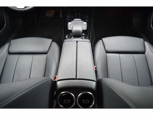 Mercedes-benz a 180 avantgarde - personenauto - afbeelding 8 van  37