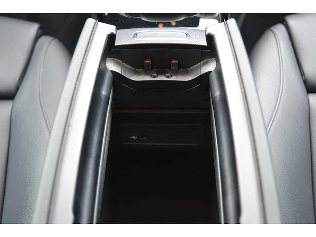Mercedes-benz a 180 avantgarde - personenauto - afbeelding 9 van  37