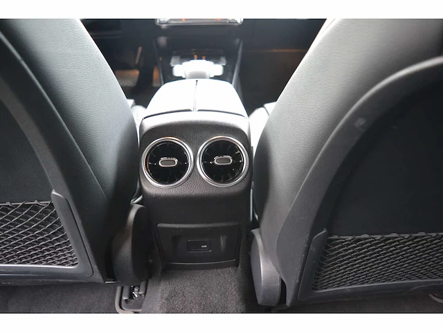 Mercedes-benz a 180 avantgarde - personenauto - afbeelding 10 van  37