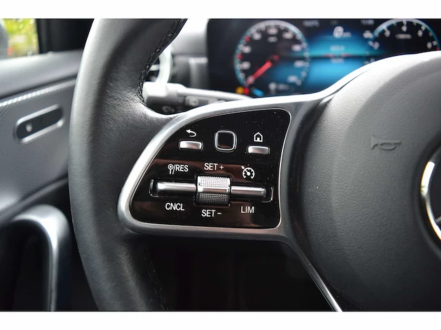 Mercedes-benz a 180 avantgarde - personenauto - afbeelding 17 van  37
