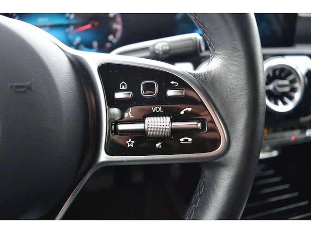 Mercedes-benz a 180 avantgarde - personenauto - afbeelding 18 van  37