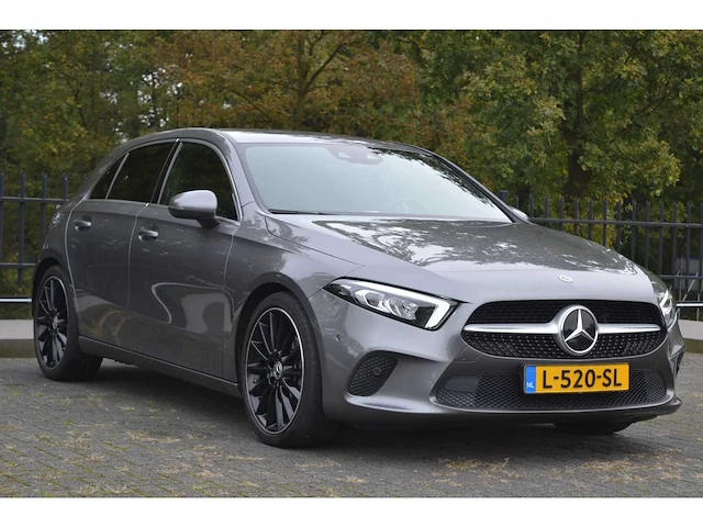 Mercedes-benz a 180 avantgarde - personenauto - afbeelding 12 van  37